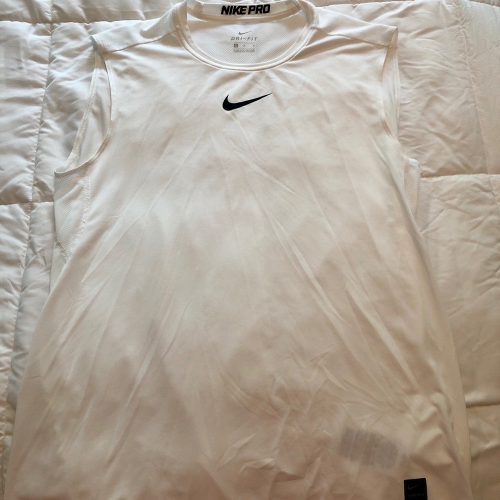 Men’s large Nike Pro dri fit sleeveless shirt